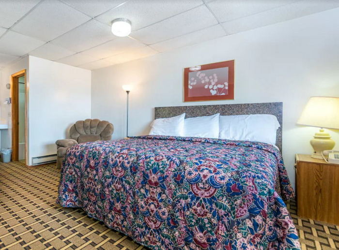 Downtown Motel - Recent Photos From Website (newer photo)